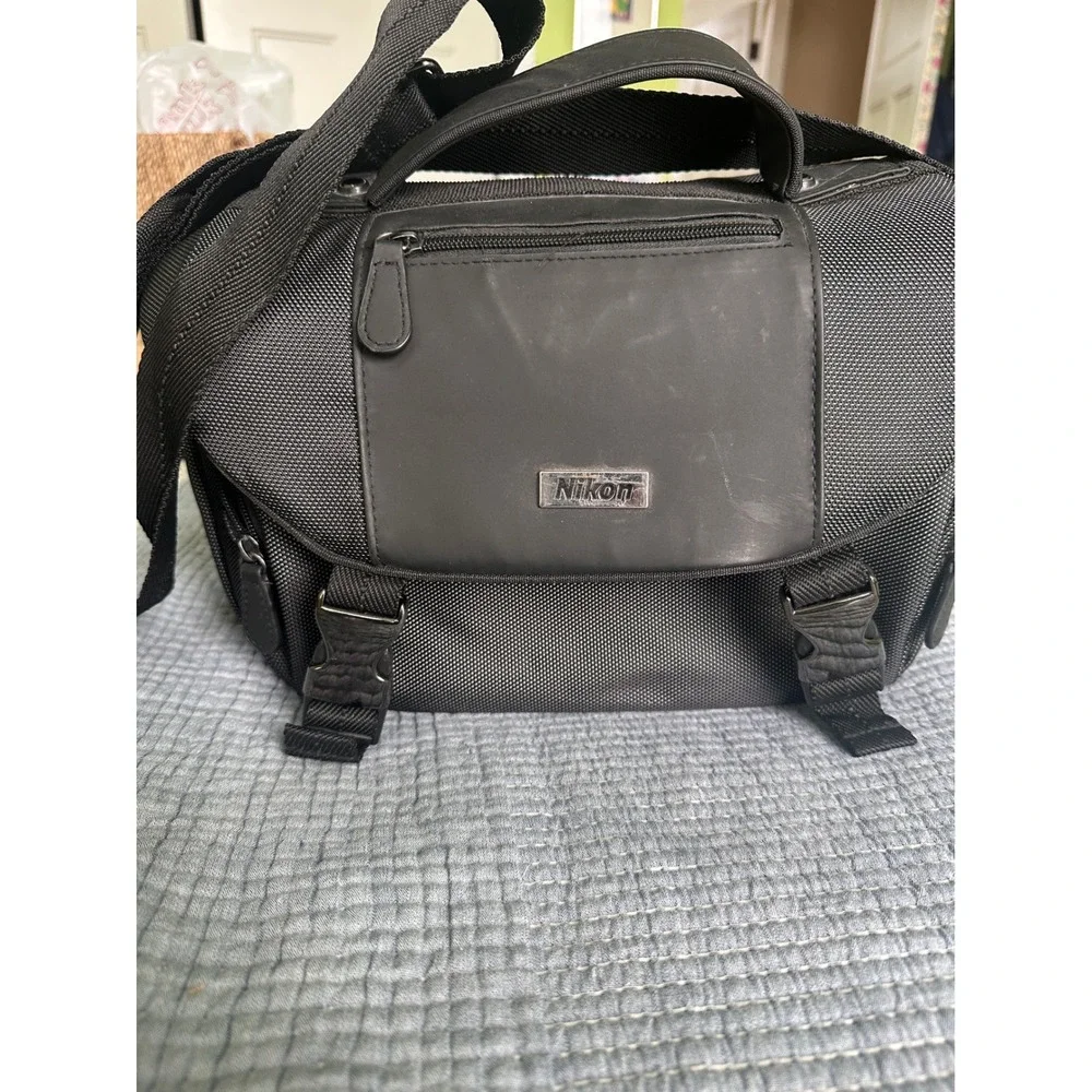 Nikon Camera Bag 17001 Digital SLR Deluxe Case Black Ballistic Nylon